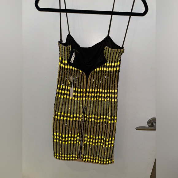 ALICE + OLIVIA Fifi embellished tulle mini dress size 0 - Picture 4 of 7